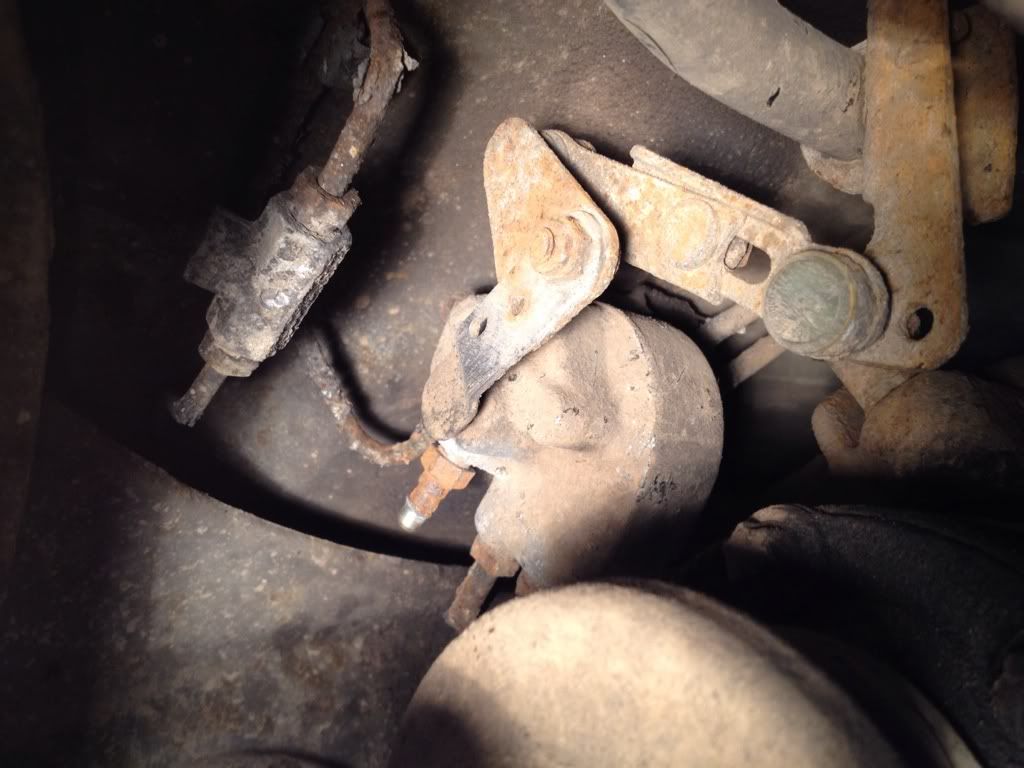 How do you replace SelfLevelling Suspension on W210 Page 3